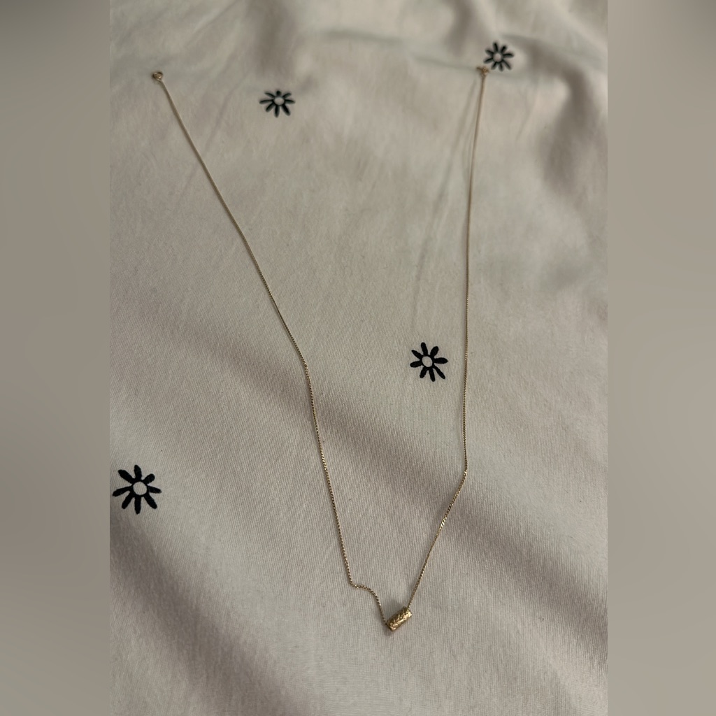 9ct Yellow Gold Latch Necklace